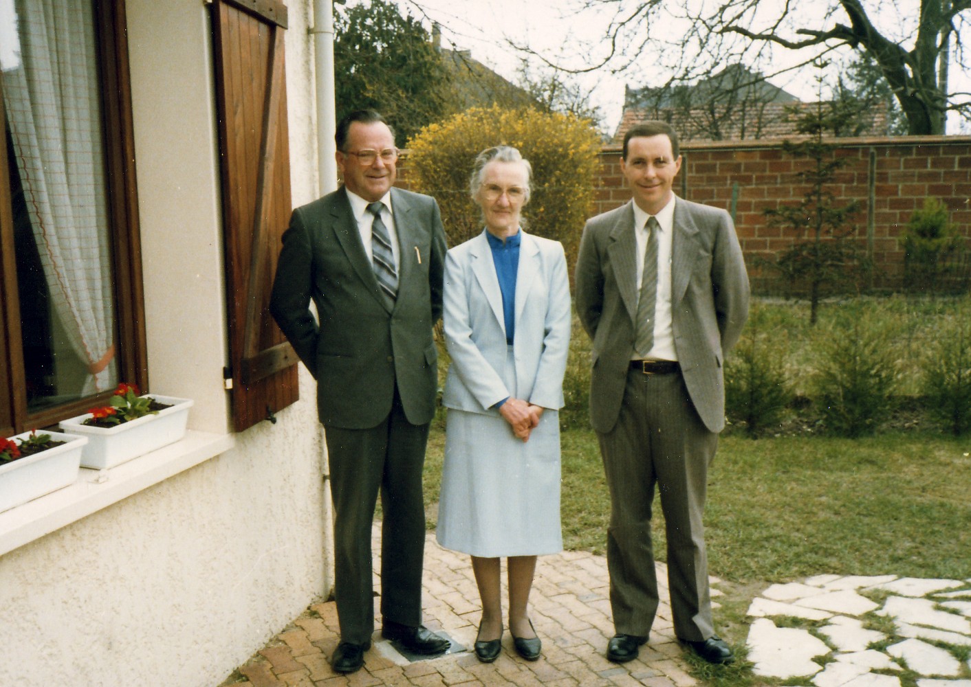 pictures/CECILIA & WILLIAM HUTCHISON/Groups/1.2.2 France 1986.jpg